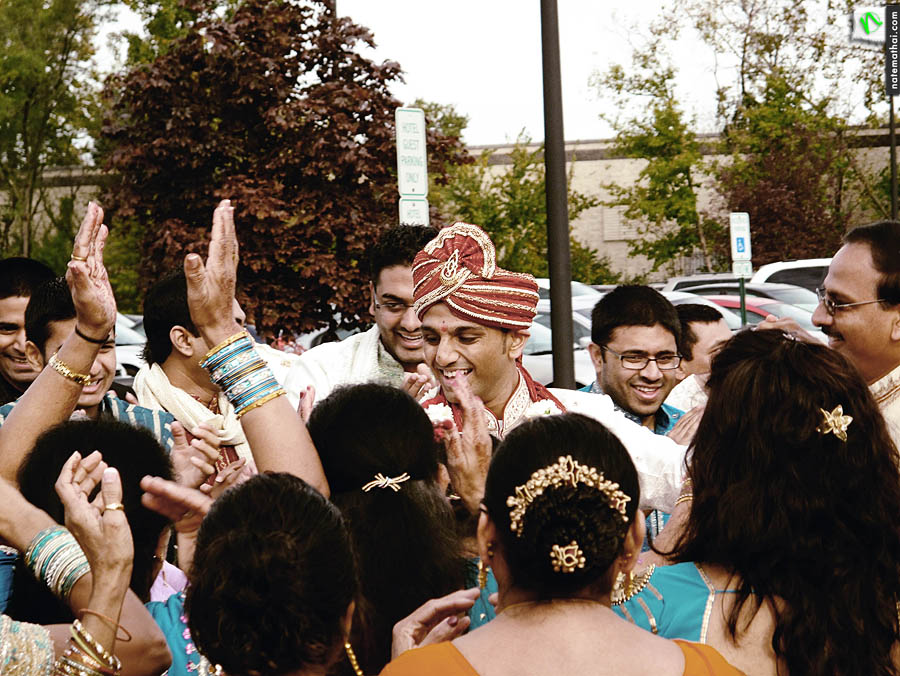 chicago wedding photographer.  dig and ekta's jaan and wedding at the waterford in Elmhurst, illinois
