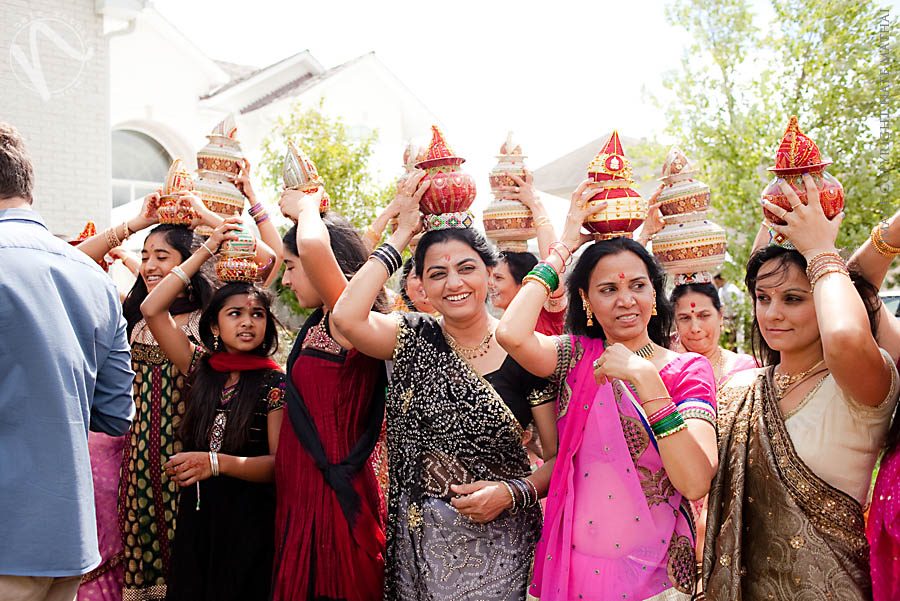 Avni + Sarin's Chicago Wedding at the Hyatt Regency | https://www.natemathai.com/2012/avni-sarins-chicago-wedding-at-the-hyatt-regency/ chicago wedding photography images